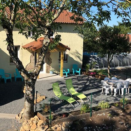The Walnut Tree Gite Le Dorat المظهر الخارجي الصورة